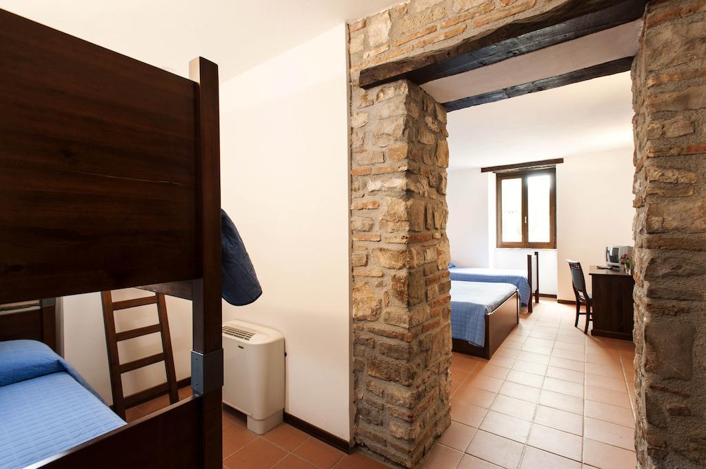 L'Antico Casale Guest House Полици Дженероза Стая снимка